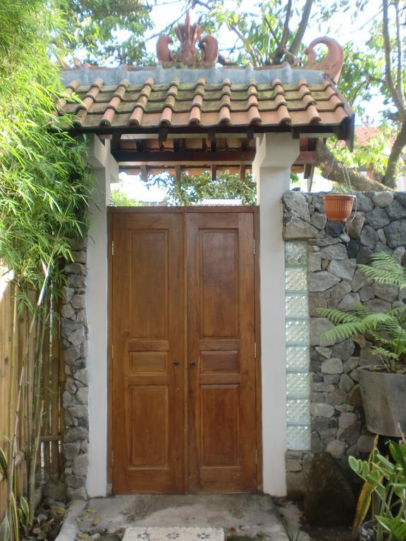 Villa Bougenville Yogyakarta Exteriör bild